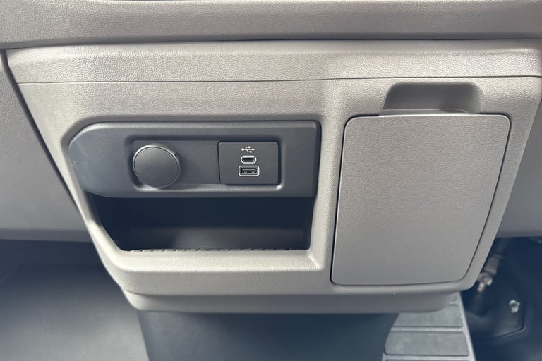 2025 Volkswagen Transporter 2.0 TDI 150 Commerce Pro Van Auto PANEL VAN DIESEL Automatic