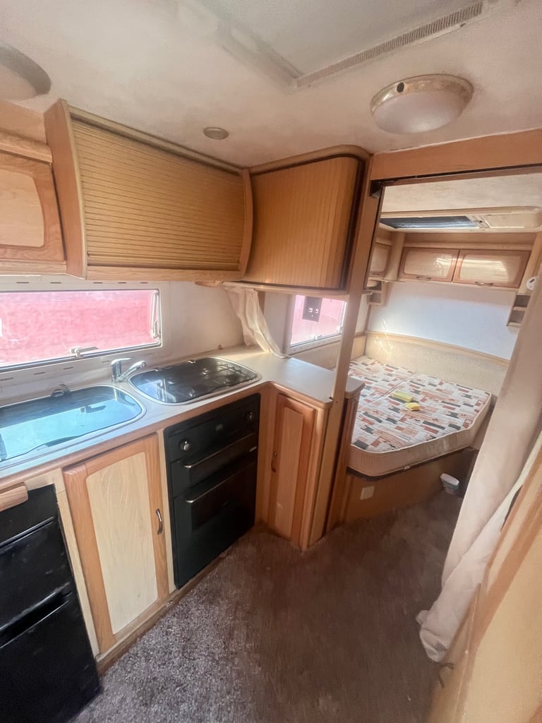 2007 fixed bed elddis caravan 4 berth touring caravan
