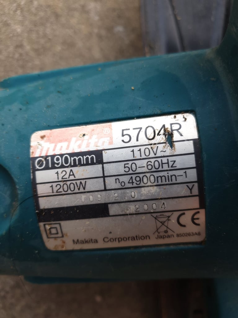 MAKITA 110V 1200W 190MM CIRCULAR SAW 110 VOLT SAW IN GOOD WORKING ORDER WITH DECENT BLADE