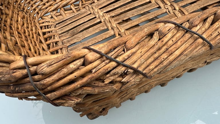 ANTIQUE FRENCH GRAPE HARVESTING BASKET, CHAMPAGNE PANIER DE VENDANGES, 87x57cm, 1900s - WILL POST!