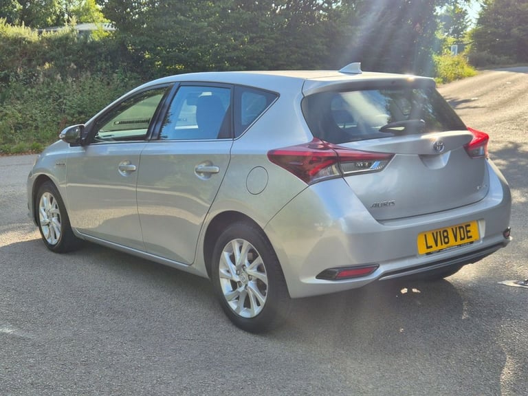 2018 Toyota Auris 1.8 VVT-h Icon Tech Hatchback 5dr Petrol Hybrid CVT Euro 6 (s/s) (136 ps) Hatch...