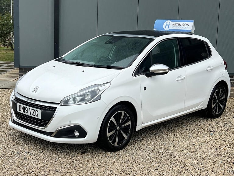 PEUGEOT 208 1.2 PureTech Tech Edition White Manual Petrol 2019