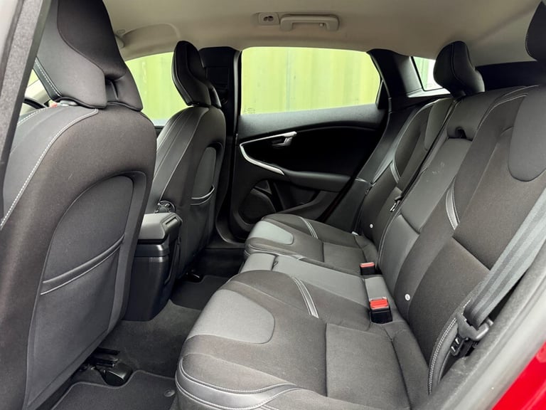 2016 Volvo V40 2.0 D2 Momentum Nav Plus Hatchback 5dr Diesel Manual Euro 6 (s/s) (120 ps) Hatchba...