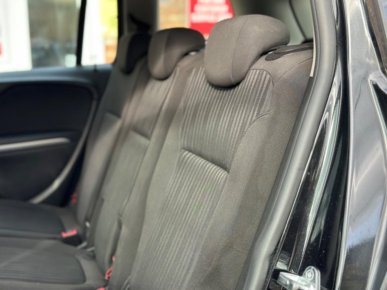 2013 Vauxhall Zafira Tourer 1.8 16V Exclusiv Euro 5 5dr Petrol