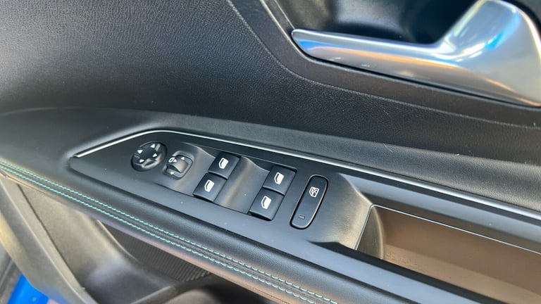 2021 Peugeot 3008 1.6 13.2kWh Allure Premium SUV 5dr Petrol Plug-in Hybrid e-EAT Euro 6 (s/s) SUV...