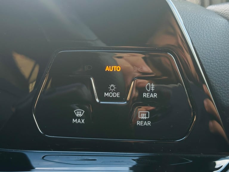 2021 Volkswagen Golf 1.5 eTSI MHEV R-Line DSG Euro 6 (s/s) 5dr HATCHBACK Petrol/Electric Hybrid A...