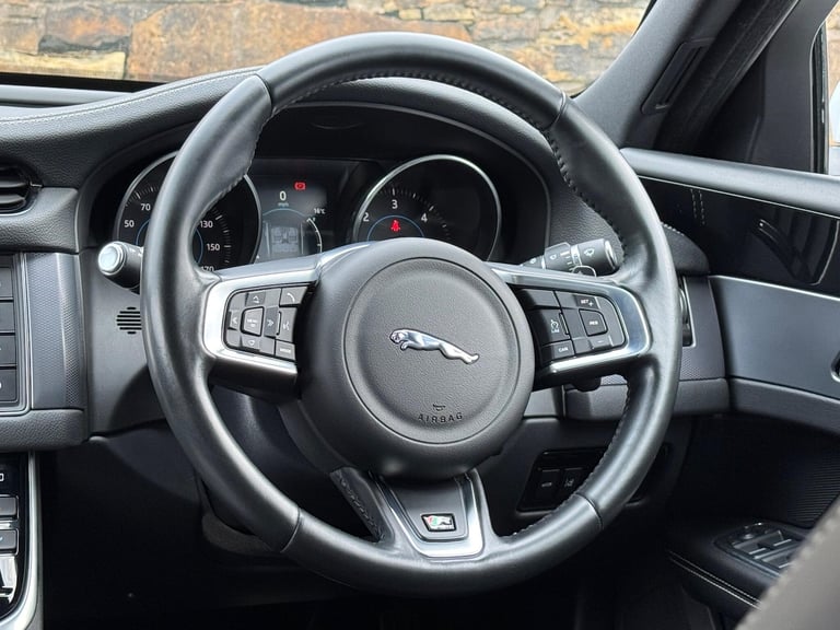 2016 Jaguar XF 2.0d R-Sport Auto Euro 6 (s/s) 4dr SALOON Diesel Automatic