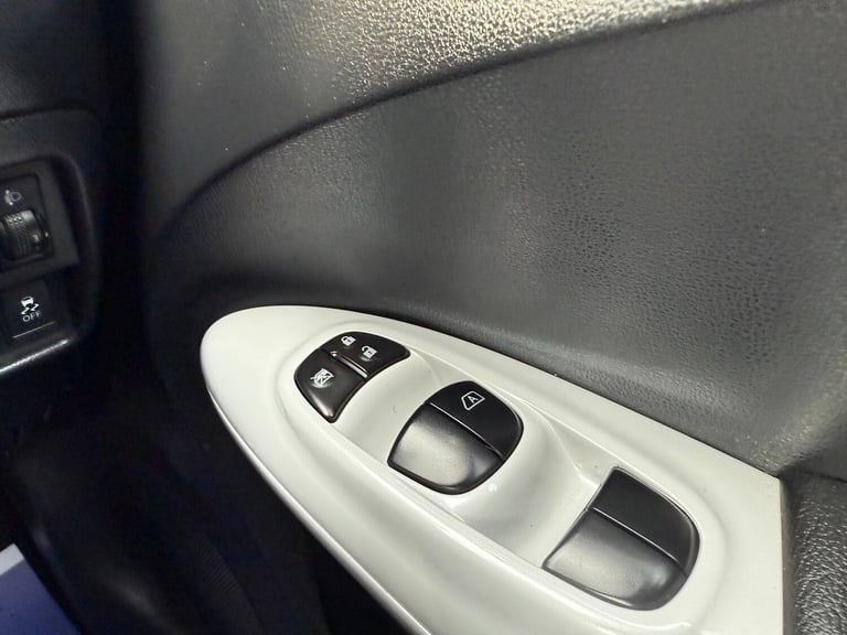 2014 Nissan Juke 1.5 dCi 8v Tekna SUV 5dr Diesel Manual Euro 5 (s/s) (110 ps)