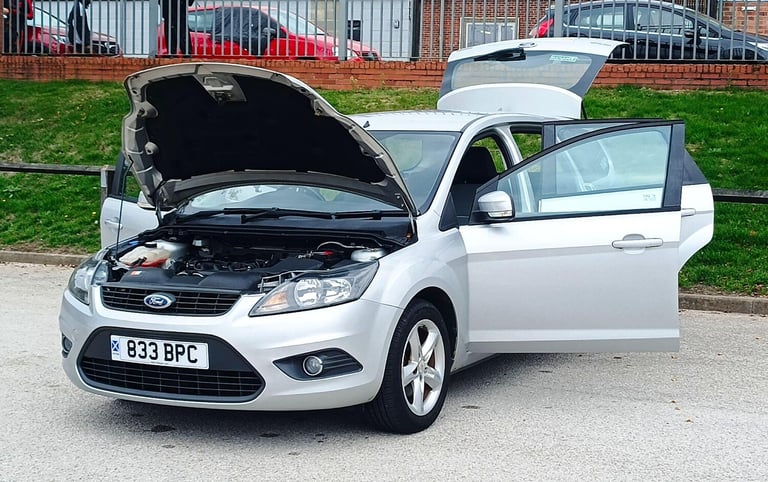2010 Ford Focus 1.6 Zetec 5dr ESTATE Petrol Automatic