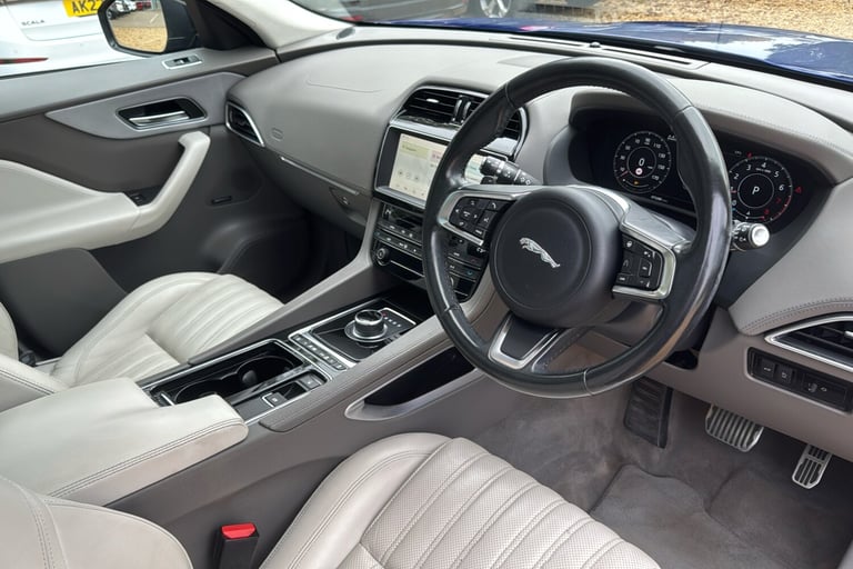  Jaguar F Pace 2.0 P250i Portfolio Suv 5dr Petrol Auto Awd Euro 6 s/s 250 Ps
