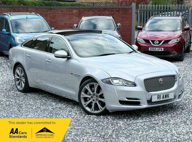 image for 2016 Jaguar XJ 3.0d V6 Portfolio Auto Euro 6 (s/s) 4dr SALOON Diesel Automatic
