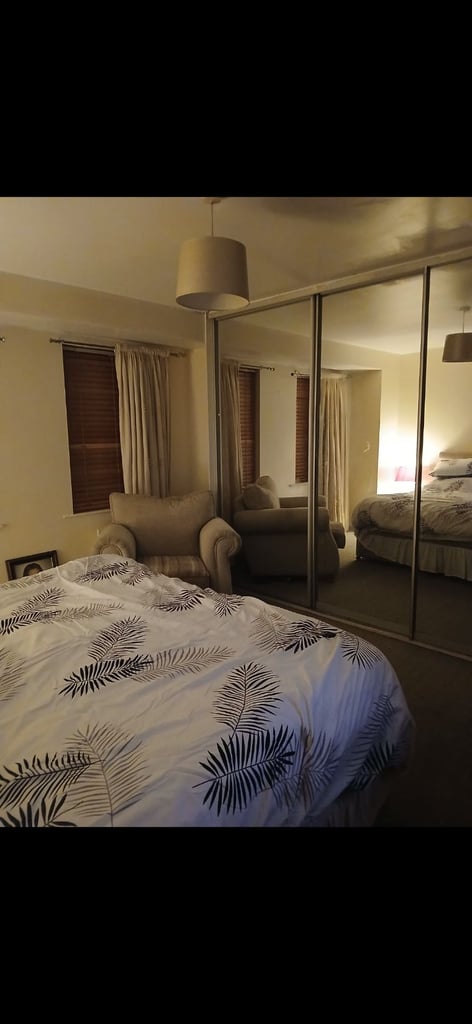 image for Double room with ensuite in Mayfield village 