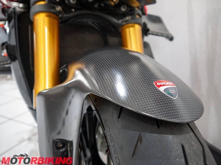 2020 (70) Ducati Streetfighter V4S - Beautiful bike with extras & Ducati history