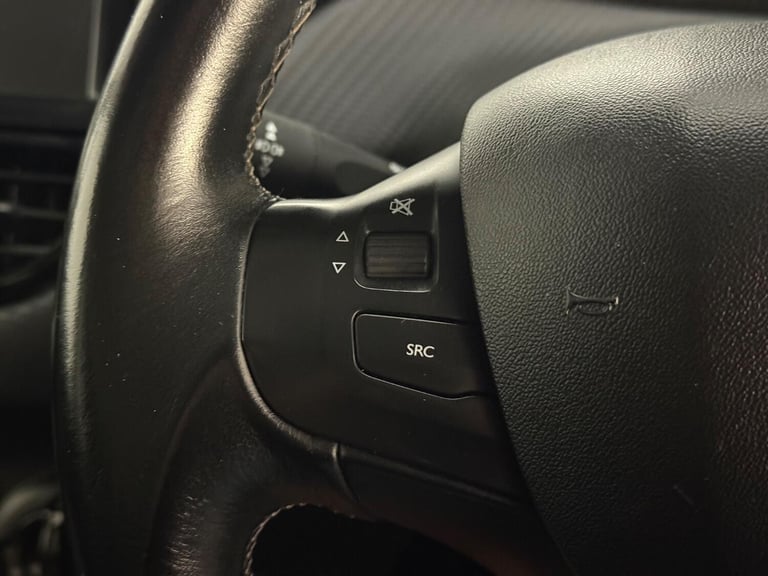 2017 Peugeot 208 1.2 Puretech Allure PETROL/MANUAL/5-DR