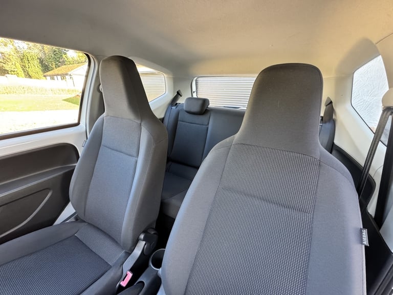 VOLKSWAGEN UP 1.0 Take up! 2012