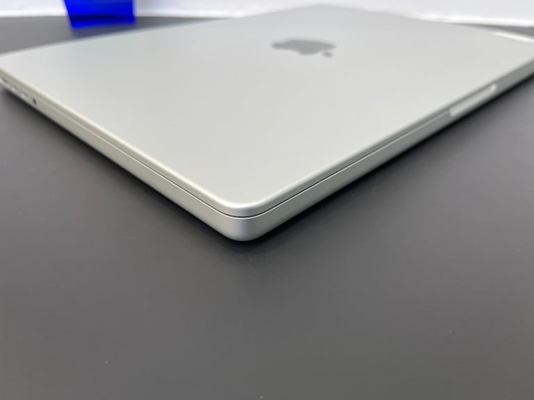 Apple MacBook Pro M4 14'' 16GB Ram 500GB SSD Adobe 2024 Logic Pro 11