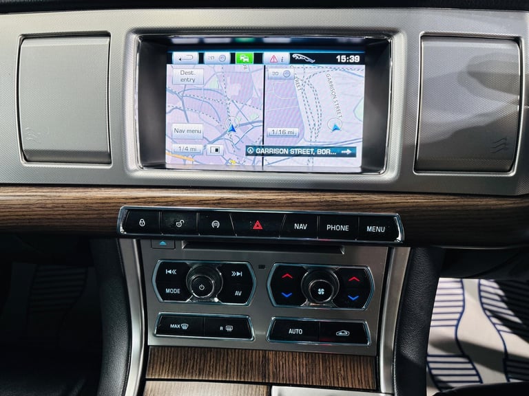 2013 Jaguar XF 3.0d V6 Luxury 4dr Auto [Start Stop] SALOON DIESEL Automatic