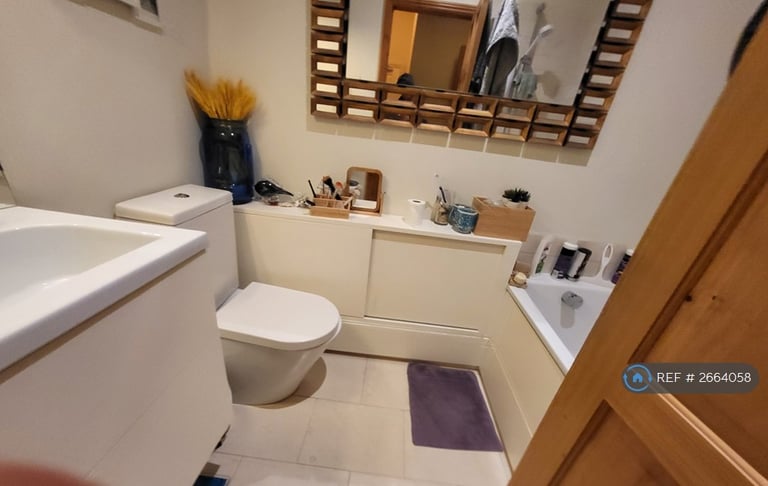 1 bedroom flat in Regent Street, Clifton, Bristol, BS8 (1 bed) (#2664058)