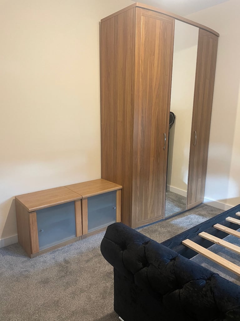Furnished Duble room to rent in rm8 