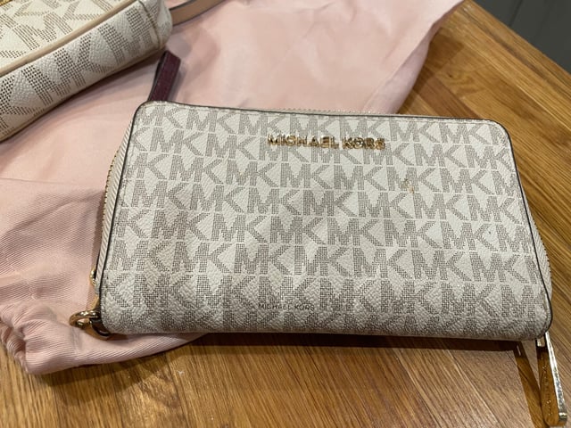 Michael kors wallet gumtree hotsell