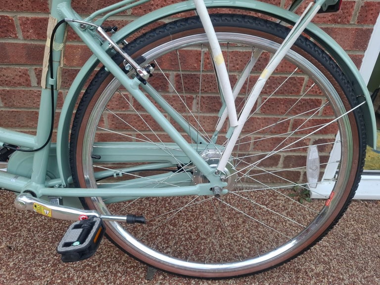 Brand new ladies bicycle, just in time for Christmas.