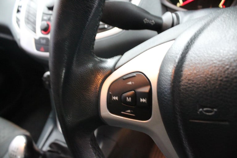 Ford Fiesta 1.25 Zetec 5dr Petrol Manual