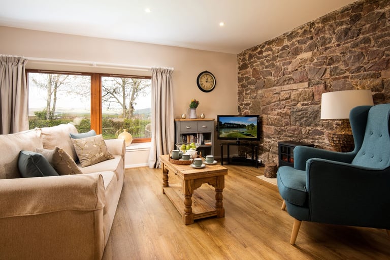 Furnished Cottages in Melrose available to rent, heating & electric included, free wifi