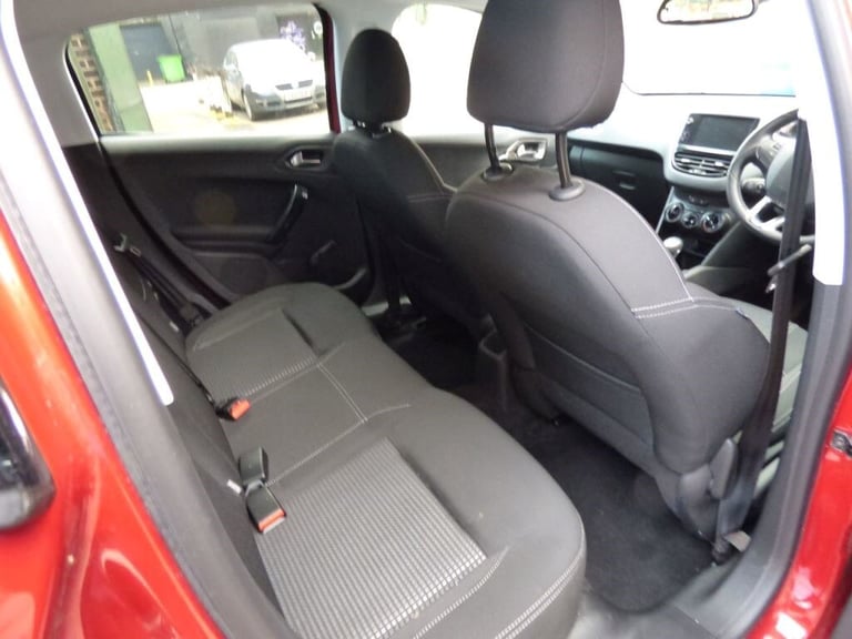  Peugeot 208 1.2 PureTech 110 Allure 5dr EAT6 Petrol