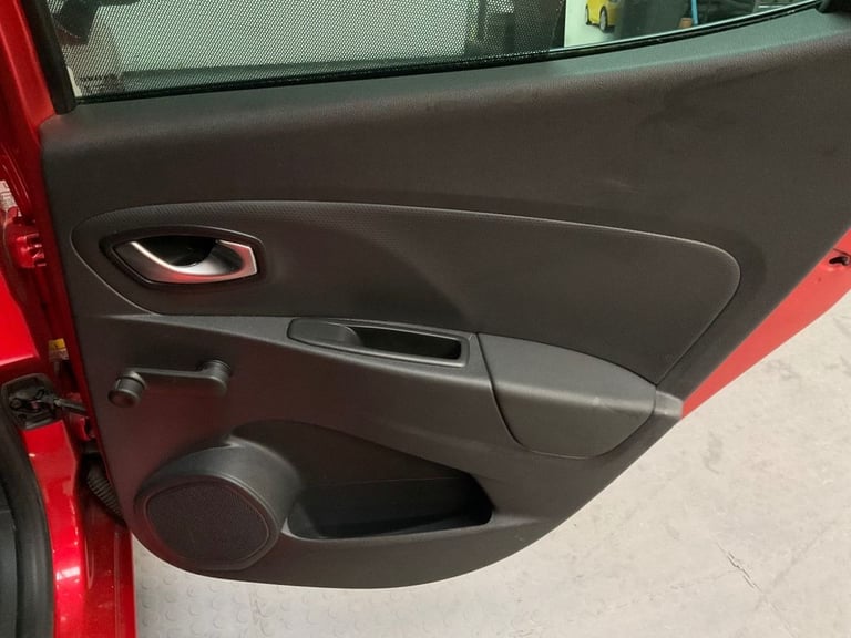 2018 Renault Clio 0.9 TCe Iconic Hatchback 5dr Petrol Manual Euro 6 (s/s) (90 ps) Hatchback Petro...