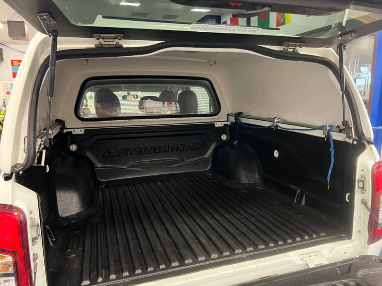 2020 Mitsubishi L200 4LIFE 2.3DI-D 150PS 4X4 DOUBLE CAB PICK UP C/W REAR PRO TOP (EURO 6) PICK UP...