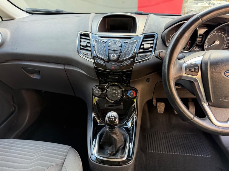 2015 Ford Fiesta 1.25 Zetec Euro 6 5dr HATCHBACK Petrol Manual