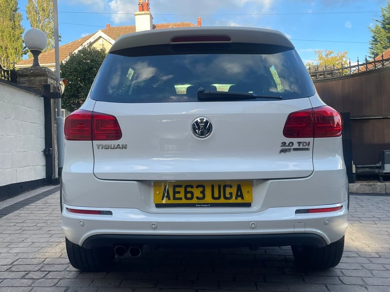 2013 Volkswagen Tiguan 2.0 TDi BlueMotion Tech R-Line 177 5dr DSG ESTATE Diesel Automatic