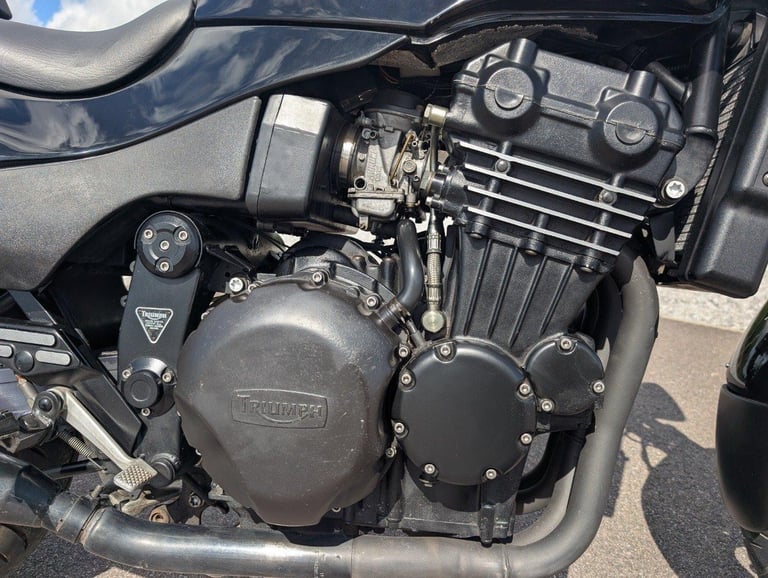 TRIUMPH SPEED TRIPLE 750