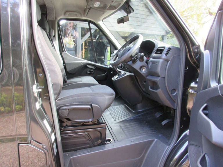 2020 Renault Master 2.3 DCi SL28 BUSINESS ENERGY SEMI AUTO QUICKSHIFT FWD SWB 125 PS WAV 5STR Mob...