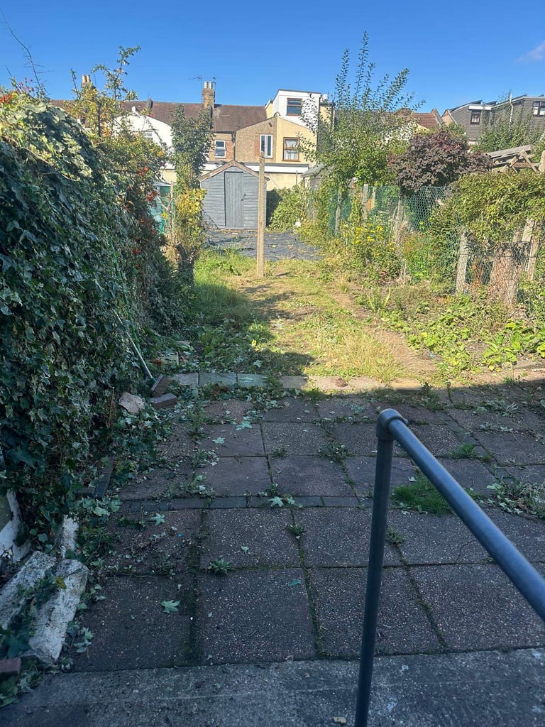 Beautiful 4 Bedroom House With Private Garden Ready To Move On Ley Street Ilford (IG2 7QX)