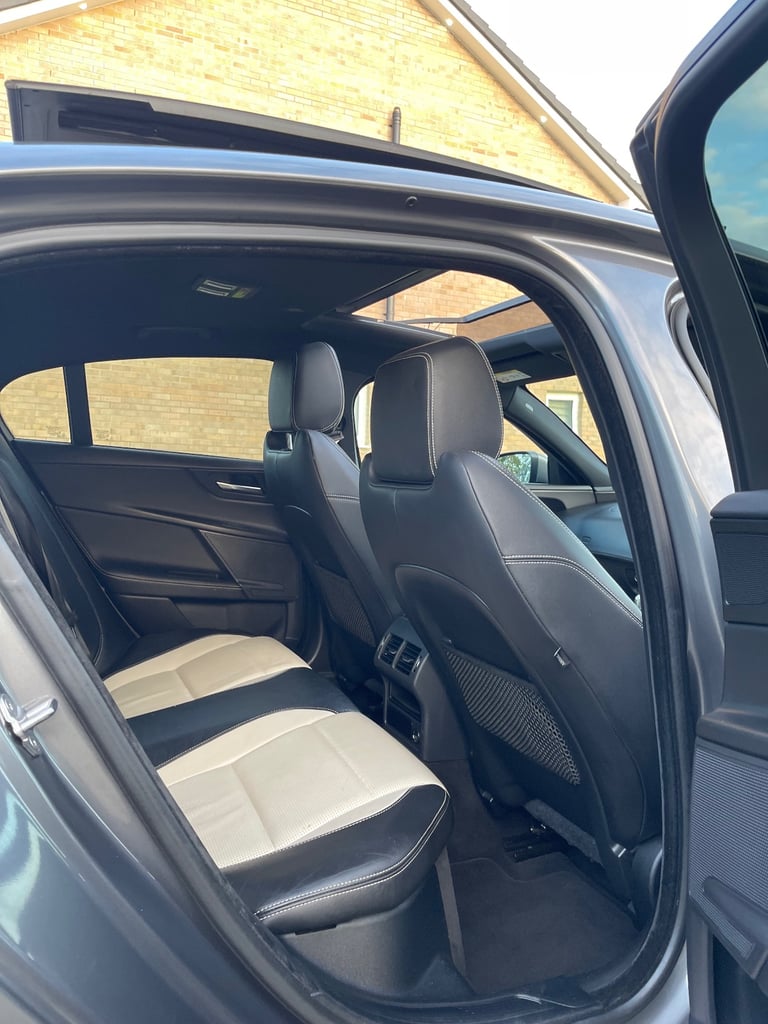 Jaguar, XE, Saloon, 2016, Manual, 1999 (cc), 4 doors