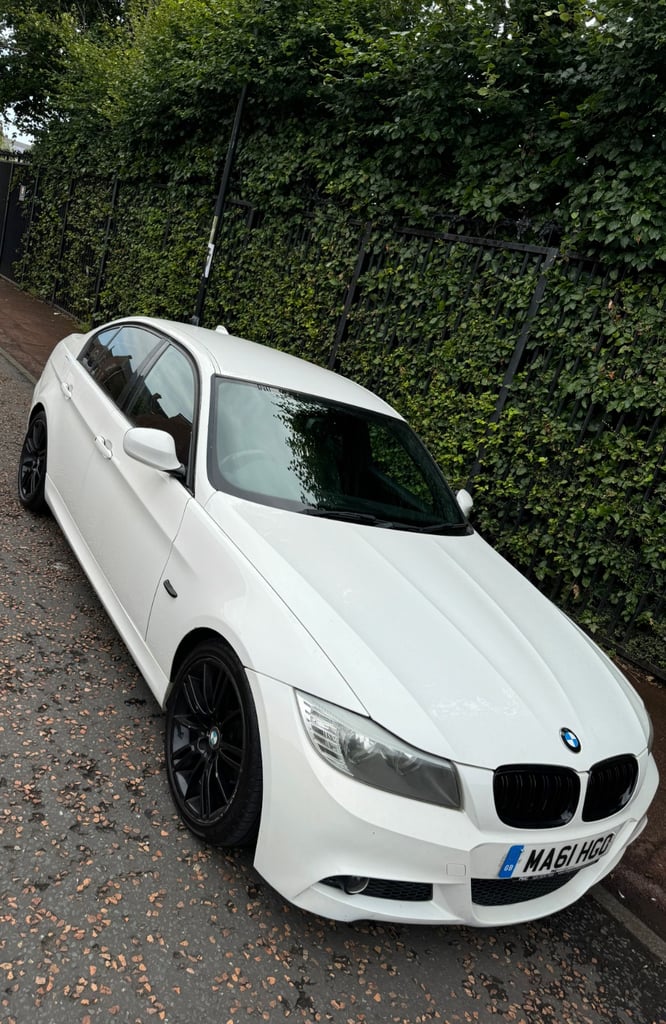 BMW, 3 SERIES, Saloon, 2011, Manual, 1995 (cc), 4 doors
