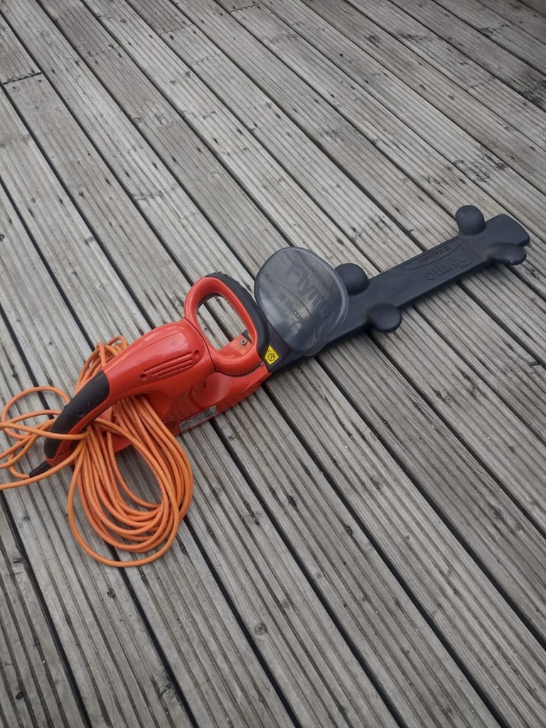 Flymo Electrolux 55cm(21 inch) corded electric hedge trimmer