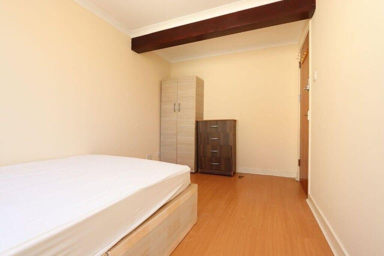 Canary Wharf Double Room Available now 0 deposit available