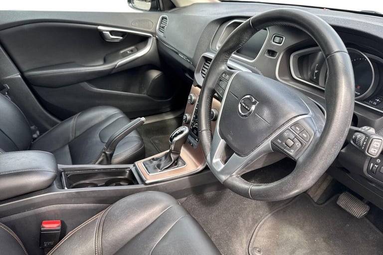 2019 19 VOLVO V40 CROSS COUNTRY 1.5 T3 GPF PRO HATCHBACK 5DR PETROL AUTO EURO 6 