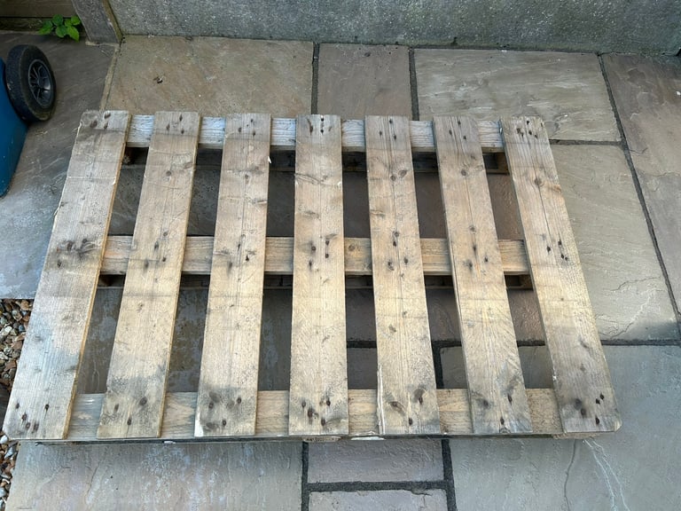 USED PALLET 120 x 80 FREE COLLECTION ONLY 