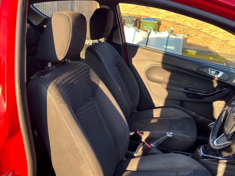 Ford, FIESTA, Hatchback, 2014, Manual, 1241 (cc), 3 doors