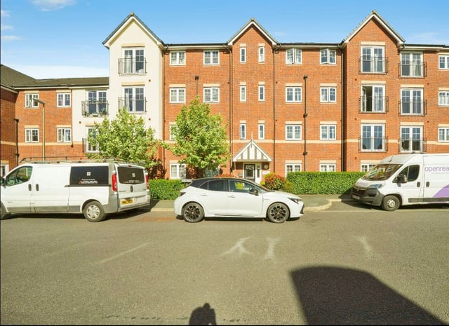 Cheshire Oaks Vans 12 Oaks Mens 237386 Rydell Waterproof Trainers