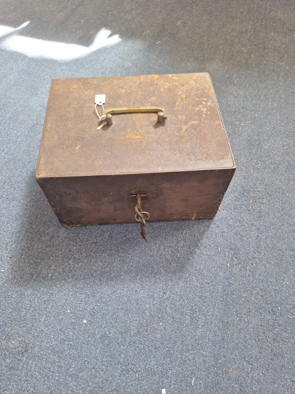 Antique cast iron box reduced price 