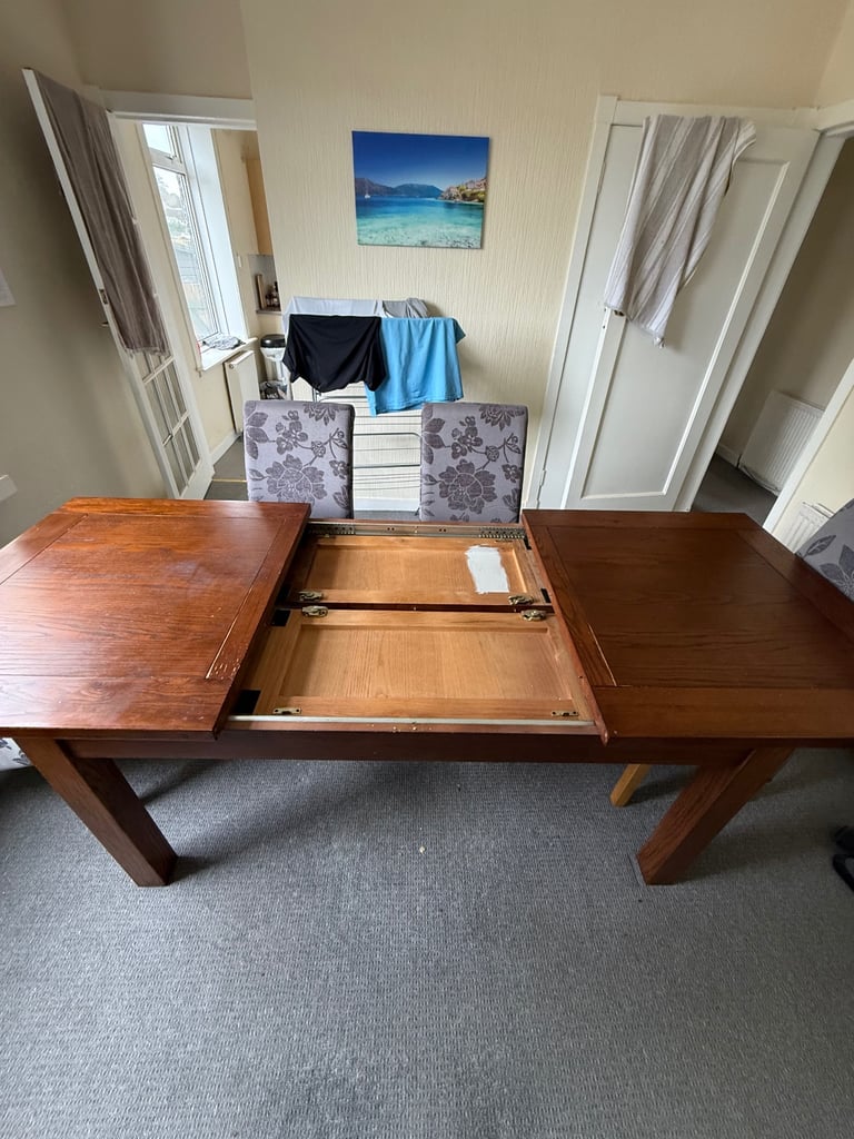 Solid oak table 