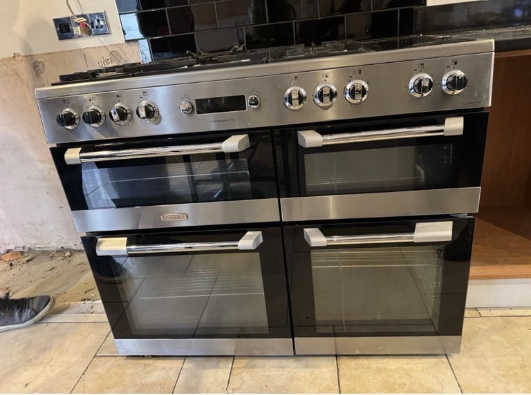 Cuisine range gas burner cooker immaculate condition possible delivery 