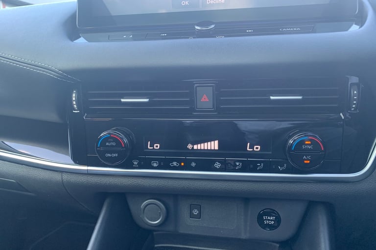 2023 Nissan Qashqai 1.5 E-Power Kuro Edition [Tech Assist] 5dr Auto Hatchback Hybrid Automatic