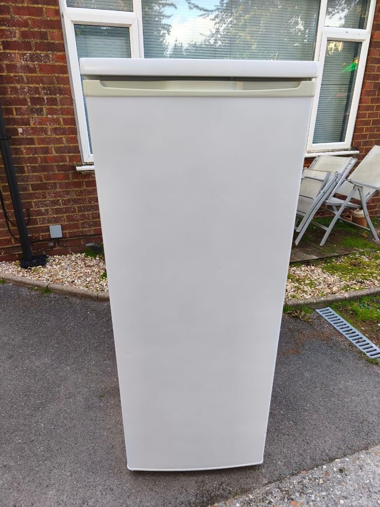 image for Fridge Refrigerator CURRYS 143 cm* A+ Class