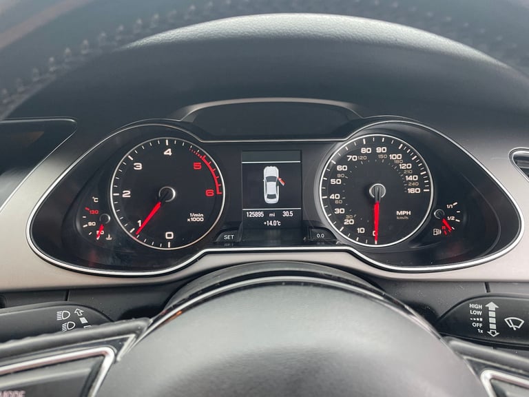 Audi, A4, Saloon, 2013, Manual, 1968 (cc), 4 doors