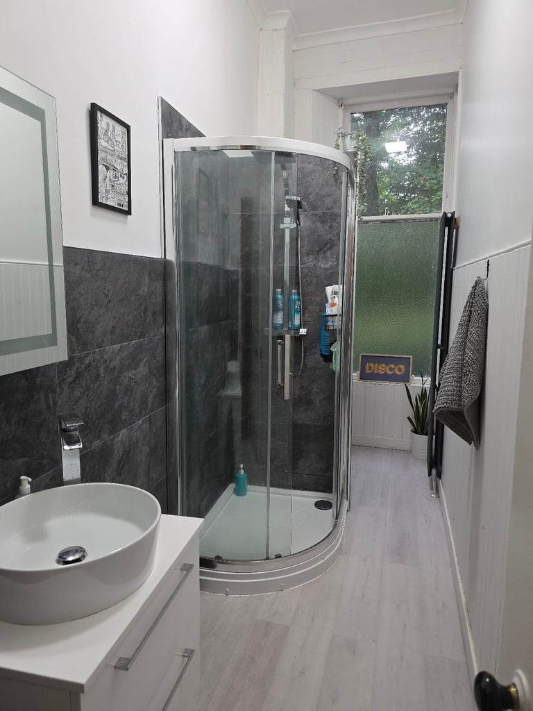 2 Bedroom Glasgow West End Flat (short let)